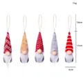 Set di cinque ciondoli gnomi natalizi fatti a mano con vari cappelli a maglia colorati - Stile 1 (Set di 5)
