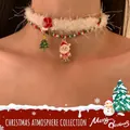 Collier ras de cou de Noël avec bande en peluche blanche et pendentifs festifs - Style Multi-Pendentif Arbre de Noël Père Noël