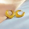 Minimalist hammered heart-shaped hoop earrings in shiny 18k gold-plated stainless steel - Chunky Heart Hoop Style (EH285)