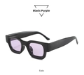 Seitenansicht der quadratischen Vintage Sonnenbrille mit schwarzem Rahmen und lila Gläsern - Schwarzer Rahmen lila Gläser