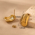 Ribbed gold titanium steel earrings featuring a vintage textured design and 1.83cm size - Screw Back / Gold