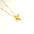 Collier avec pendentif lettre K ballon 3D en acier titane plaqué or 18 carats poli brillant - Lettre K(S-P062-K)