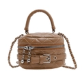 Mini bolso bandolera acolchado marrón con cadena de metal y colgantes esféricos - Marrón