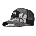 Retro M-Buchstaben Graffiti Baseballkappe im Camouflage-Mesh-Trucker-Hut-Stil - Verstellbar / Schwarz