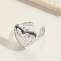 Dettaglio dell'anello regolabile argento a forma di cuore cavo su pietra naturale - Stile Cuore Traforato (JZ0453-2 Argento Cuore)