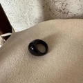 Chique zwarte ovale harsring met hoogglans afwerking voor een minimalistische stijl - Binnendiameter 17,5 mm / Zwart