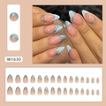 Faux ongles amandes French bleus avec lignes argentées pailletées et dégradé nude chic - Bleu French (Style Colle)