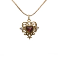 Collana con ciondolo a cuore vuoto dorato con cristallo rosso scuro e diamanti - Arancione