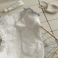 Chaussettes blanches côtelées avec bordure grise volantée et texture en coton doux - Taille unique / Blanc avec bordure grise