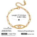 Dettaglio macro del bracciale a catena in acciaio oro 18K con occhio e ciondolo cristallo - Bracciale a Catena con Graffetta Occhio del Male (JDB0307041)