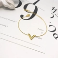 Elegante goudkleurige V-vormige hanger ketting met een verstelbare fijne schakelketting - T68 Gebogen V-armband Goud