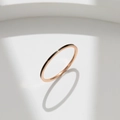 Minimalist rose gold titanium steel ring with a subtle black decorative center line - US 6 / Black