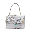 Elegante silberne Satin-Abendtasche mit Strass-Schleife und bunten Edelsteinen - Silber