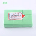 Detalle de toallitas para uñas verdes sin pelusa hechas de fibras de algodón natural - 630 Piezas/Paquete / Verde