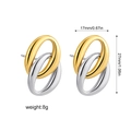 Detail van tweekleurige 18K gouden en zilveren gevlochten ovale oorbellen van 27 mm hoog - Goud & Zilver / 27mm Ovale dubbele ring