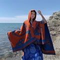 Poncho ethnique à capuche orange et bleu à motif de chaîne avec des franges noires - LM316 Chaîne Baroque - Orange