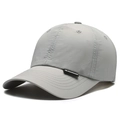 Chapeau de soleil gris clair à séchage rapide avec écusson noir et design respirant à 6 pans - Réglable / Gris clair