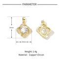 Detailed dimensions of gold four-leaf clover pendant with copper and zircon material - Lucky Flower / Gold