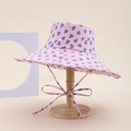 Pink wide-brim reversible sun hat for girls with blue heart print and chin strap - Heart Style / Pink