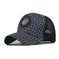 Cappellino trucker in mesh con motivi geometrici blu e patch Triangle Balance - M (56-58cm) / Blu Navy Geometrico