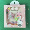 Detailansicht eines rosa Haarschmuck-Sets für Kinder mit Kronen- und Katzenpfoten-Clips - 26#: Rosa Fußabdruck Set