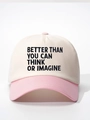 Dettaglio del ricamo 'BETTER THAN' sulla visiera del cappellino bicolore in cotone - Bianco Sporco e Rosa
