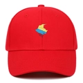 Berretto da baseball in cotone rosso con ricamo mappa colorata e visiera curva - Regolabile / Rosso