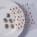 Stickers ongles 3D relief Co-024 avec roses rouges et détails dorés sur plateau blanc - Rose Rouge Romantique (CO-024)