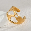 Minimalistische 18K vergulde brede open ring met organisch uitgesneden ontwerp - Onregelmatige Holle Organische Vormstijl (R733-B) / Goud