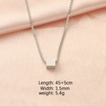 Collier chaîne boîte argentée avec pendentif cube sur satin rose, taille 45+5cm et 5,4g - Argenté