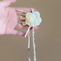 Elegante collar de flores de camelia de verano con pétalos blancos, cintas de seda y perlas - Flor Blanca