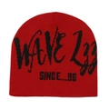 Dettaglio del berretto rosso con jacquard WAVE graffiti nero e testo SINCE 1996 ricamato - M (56-58cm) / Rosso