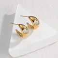 Pendientes de aro en C de acero chapado en oro de 18k con circonita cuadrada incrustada - Dorado