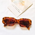 Rectangle sunglasses in tortoiseshell frame and gradient reddish-brown lenses - Leopard Print