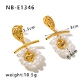 Dettaglio degli orecchini di perle con dimensioni e specifiche del ciondolo a cuore - Orecchini a Bottone con Cuore e Perle (NB-E1346) / Oro 18K