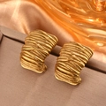 Pendientes de gota plisados irregulares en acero inoxidable con baño de oro de 18K - E-176 Textura Plisada / Dorado