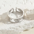 Zilveren verstelbare ring met boze oog motief en fonkelende stenen op witte steen - Boze Oog (JZ0245) / Zilver