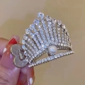Silberne Haarklammer in Kronenform mit funkelnden Strasssteinen und Perleneinlage - Silber-Perle Strass
