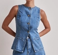 Damen Ärmellose Jeansweste in Hellblau mit Rundhalsausschnitt und durchgehender Knopfleiste - S / Oberteile / Hellblau