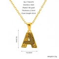Collana con ciondolo lettera A in acciaio titanio placcato oro 18k e trama a corteccia - Oro Lettera A