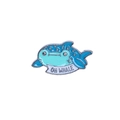Spilla smaltata carina a forma di squalo balena blu con scritta OH WHALE sul banner - Balena (OH WHALE)