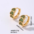 Orecchini a cuore dorati con tre cuori collegati e pietre di zircone verde brillante - Base Oro Pietre Verdi