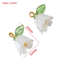 Ciondolo a forma di mughetto 3D bianco con foglie verdi e anello dorato per gioielli - Bianco