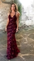 Robe de soirée élégante bordeaux à paillettes, col en V et bretelles fines avec coupe ajustée - S / Bordeaux