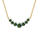 Dettaglio macro della collana dorata con sette pietre preziose verdi in arco elegante - 2.8 Carati / Oro Giallo 18K Moissanite Verde Scuro