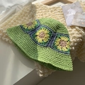 Handgefertigter Häkelhut in Grün mit eingewebtem Sonnenblumenmuster für Damen - M(56-58cm) / Grün
