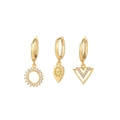 Dettaglio di tre orecchini placcati oro con motivi a sole, occhio e triangolo in zirconi - Stile Geometrico Occhio di Girasole Tondo (TZ00032金色) / Oro