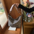 Fashionable leopard print canvas tote bag with wide brown herringbone shoulder strap - Leopard Brown