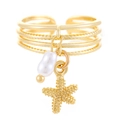 Anello a strati dorato regolabile con un ciondolo a forma di stella marina e perla bianca - Stile Stella Marina (N-889) / Oro