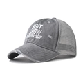 Détail de la casquette trucker grise délavée avec imprimé et filet en maille aéré - Réglable / Gris